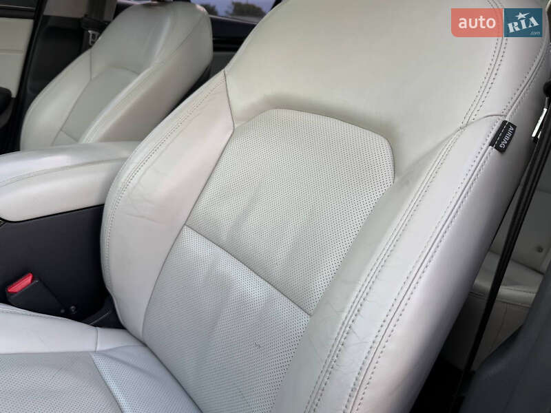 Седан Kia Cadenza 2013 в Дрогобыче