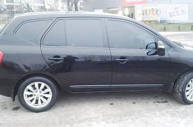 Хэтчбек Kia Carens 2010 в Киеве