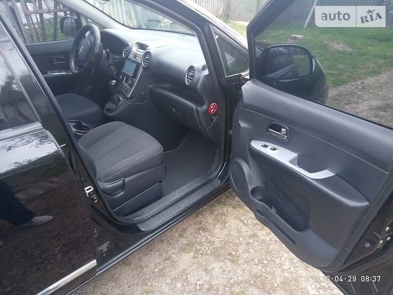 Позашляховик / Кросовер Kia Carens 2008 в Києві