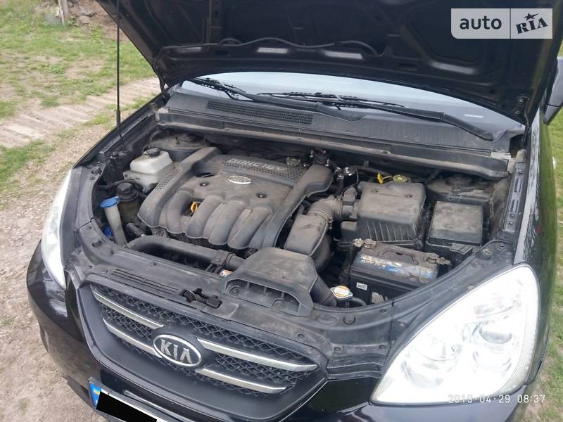 Позашляховик / Кросовер Kia Carens 2008 в Києві