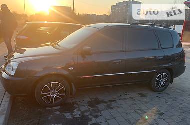 Универсал Kia Carens 2004 в Новояворовске