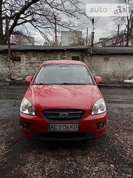 Минивэн Kia Carens 2008 в Першотравенске