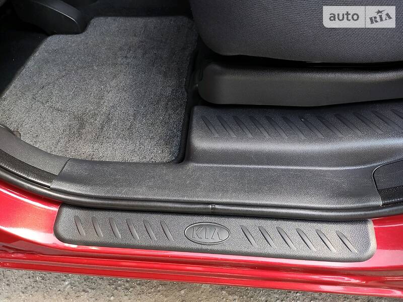 Мінівен Kia Carens 2008 в Козятині