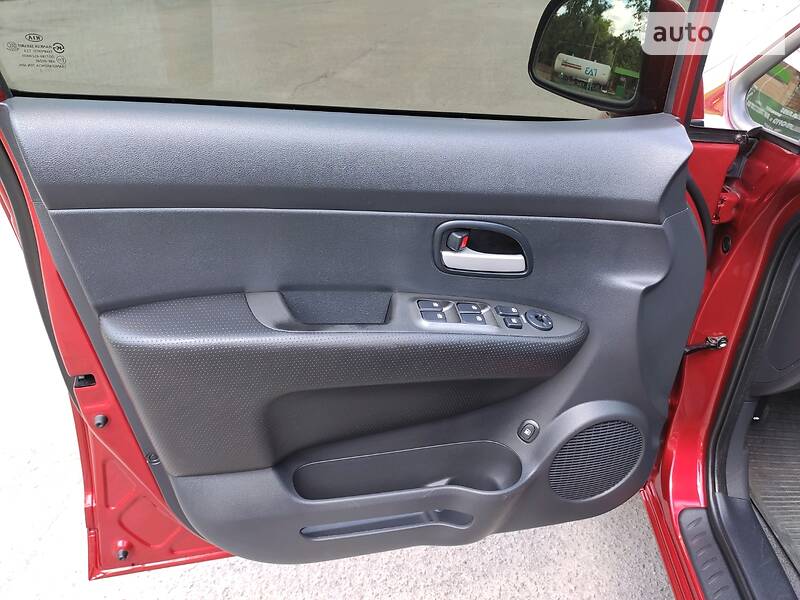 Мінівен Kia Carens 2008 в Козятині