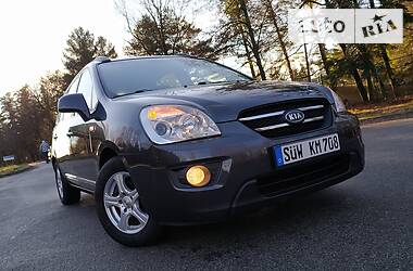 Минивэн Kia Carens 2008 в Трускавце