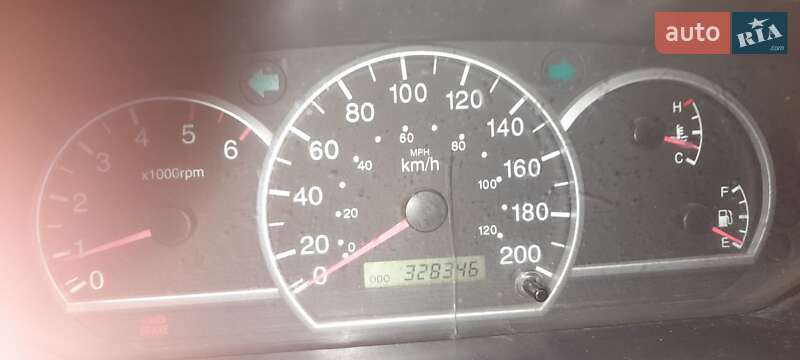 Мінівен Kia Carens 2004 в Жмеринці