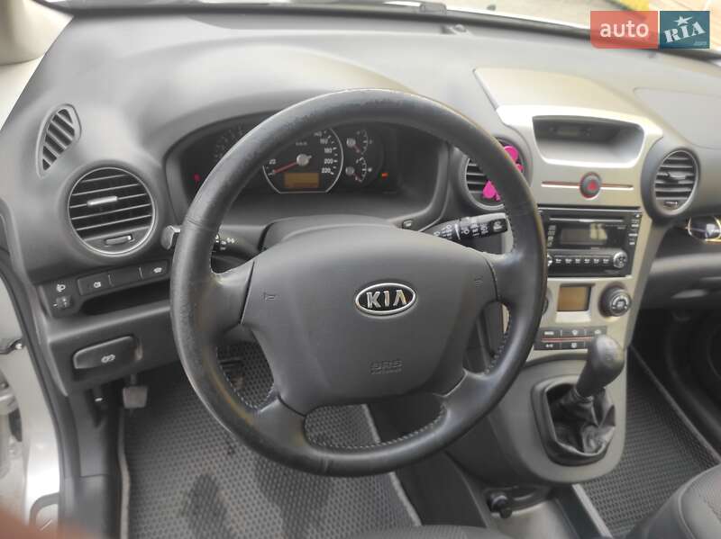 Минивэн Kia Carens 2007 в Красилове