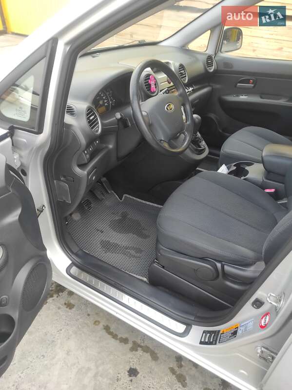 Минивэн Kia Carens 2007 в Красилове