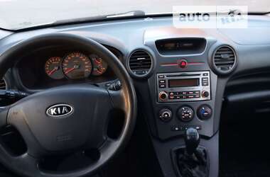 Минивэн Kia Carens 2006 в 