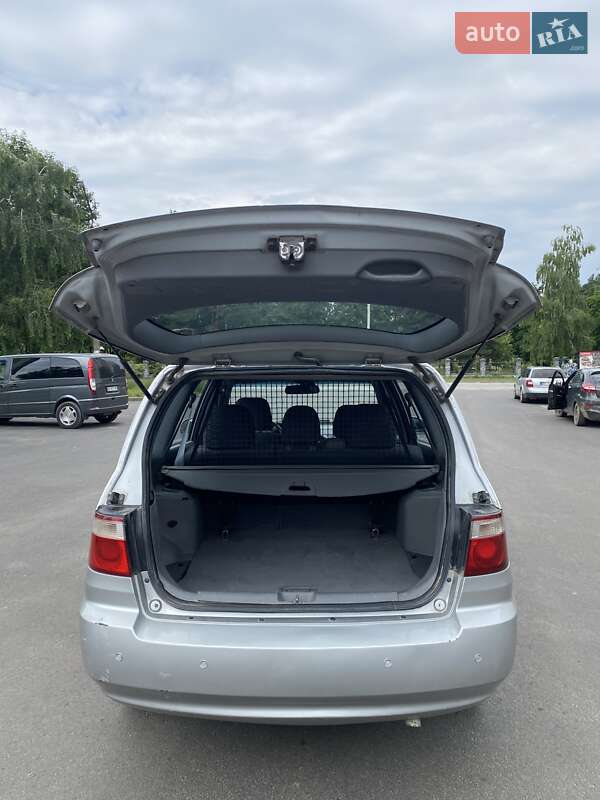 Минивэн Kia Carens 2003 в Новояворовске фото 10 Минивэн Kia Carens 2003 в Новояворовске