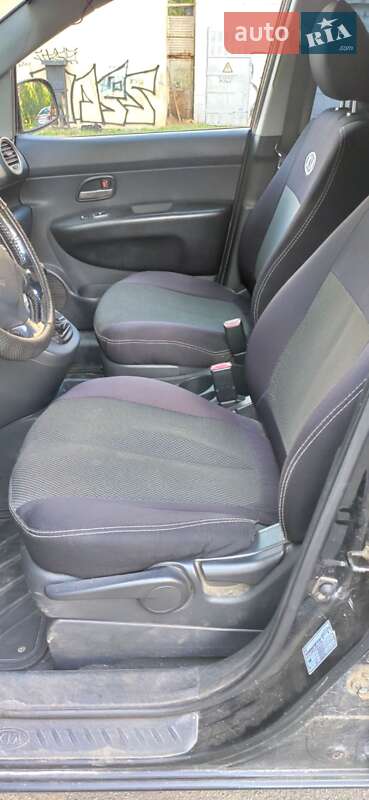 Мінівен Kia Carens 2007 в Києві