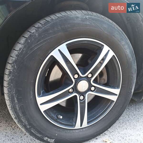 Мінівен Kia Carens 2008 в Харкові