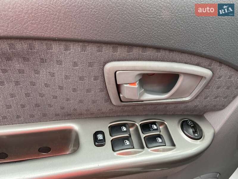 Мінівен Kia Carens 2005 в Рівному