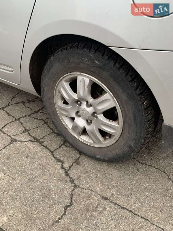 Мінівен Kia Carens 2008 в Переяславі