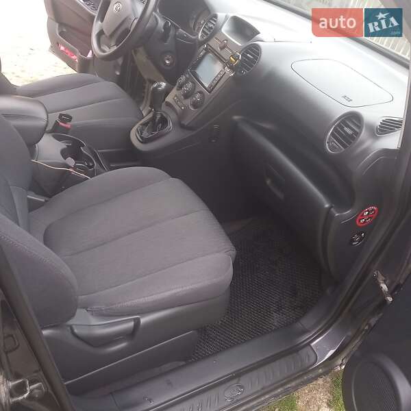 Минивэн Kia Carens 2007 в Львове