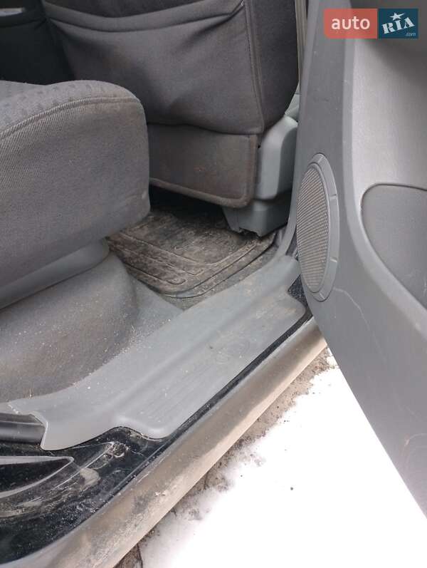 Мінівен Kia Carens 2006 в Полтаві фото 2 Мінівен Kia Carens 2006 в Полтаві