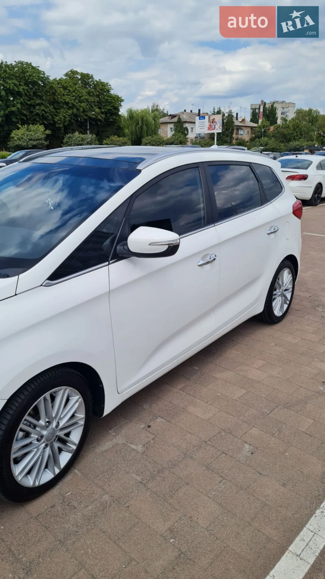 2017 Kia Carens - мініатюра 2