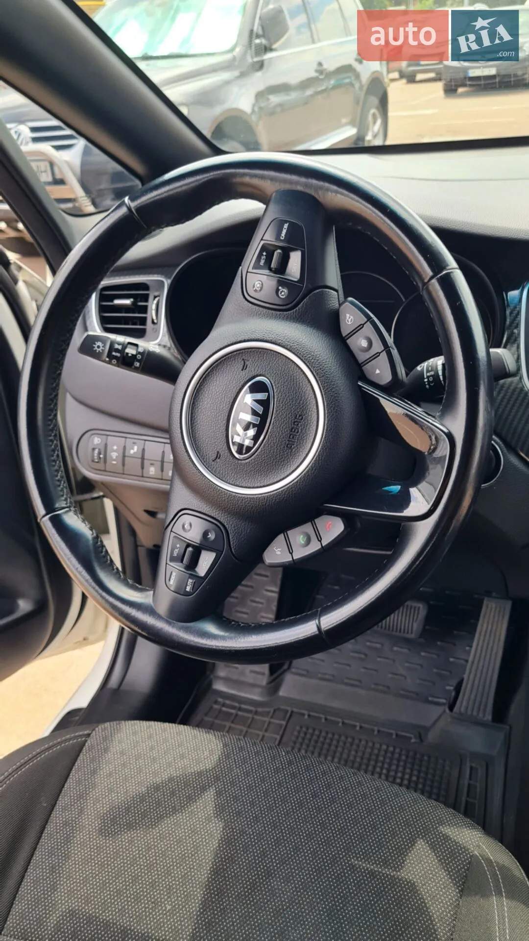 2017 Kia Carens - мініатюра 12