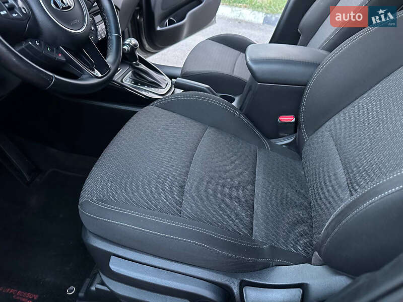 Мікровен Kia Carens 2017 в Києві