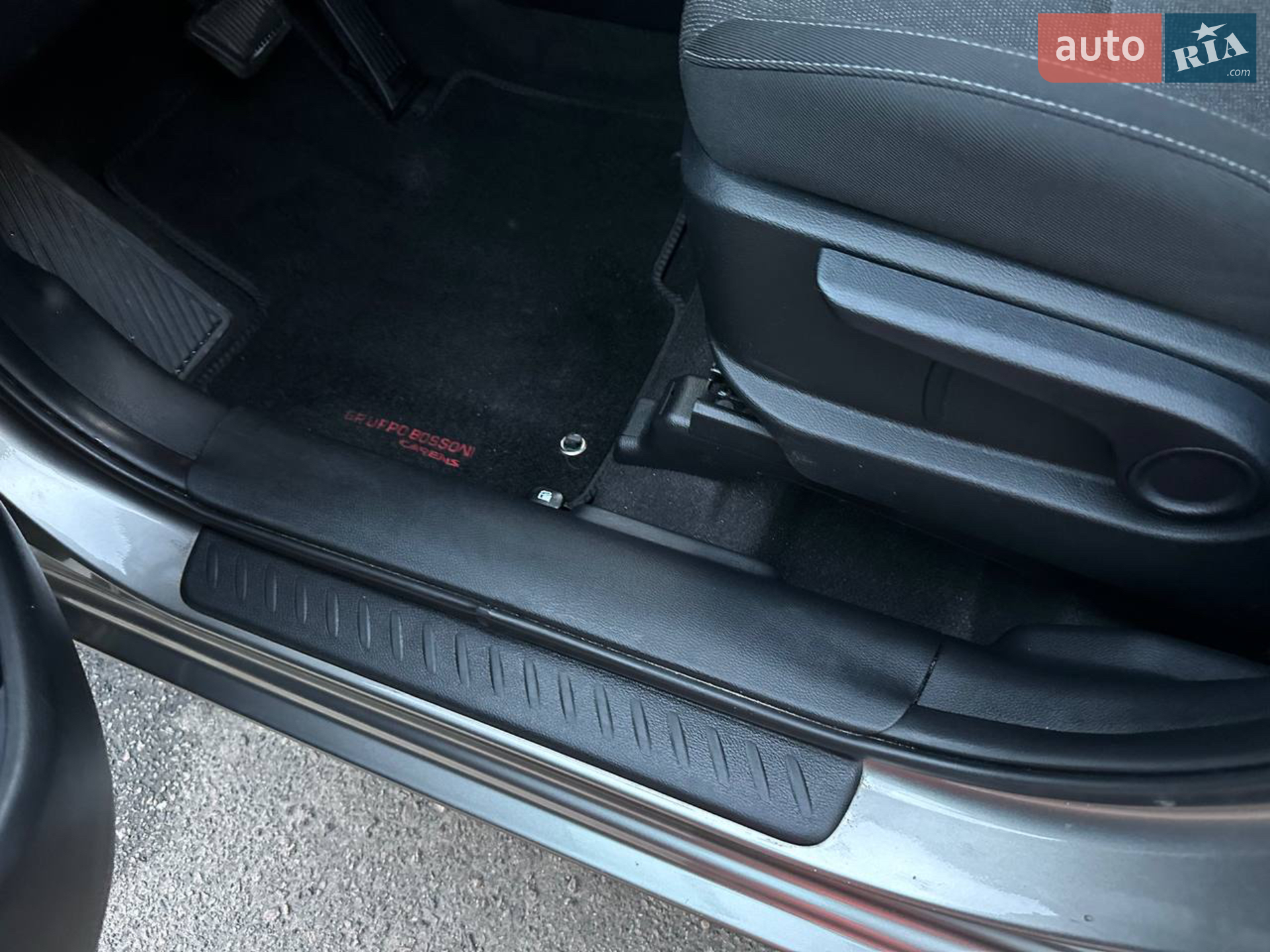 2017 Kia Carens - мініатюра 25
