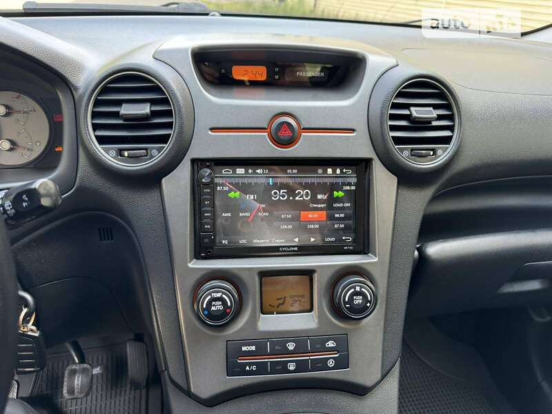 Мінівен Kia Carens 2007 в Києві