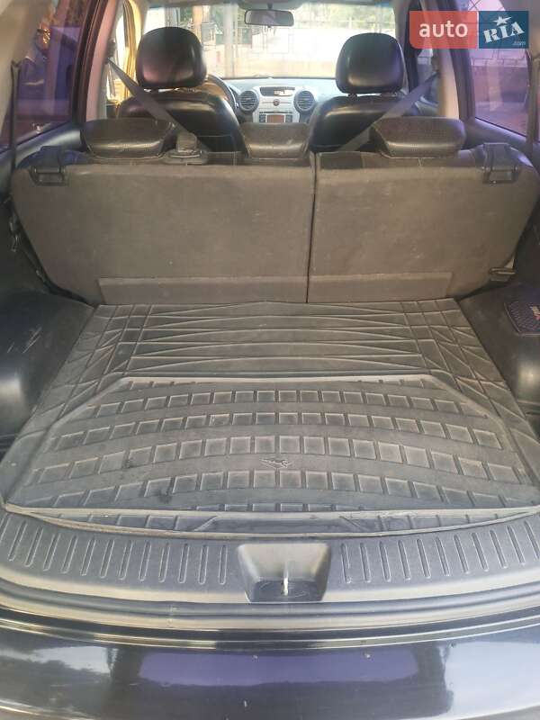 Минивэн Kia Carens 2008 в Ромнах