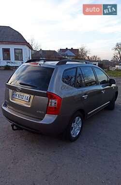 Минивэн Kia Carens 2008 в Дубно