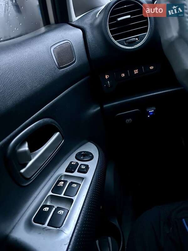 Мінівен Kia Carens 2008 в Харкові