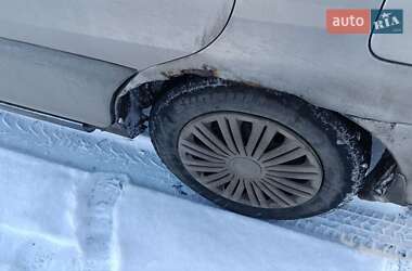 Мінівен Kia Carens 2000 в Хмельницькому