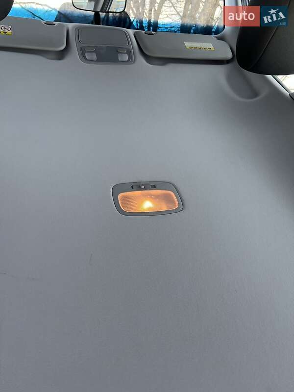 Мінівен Kia Carens 2009 в Стрию