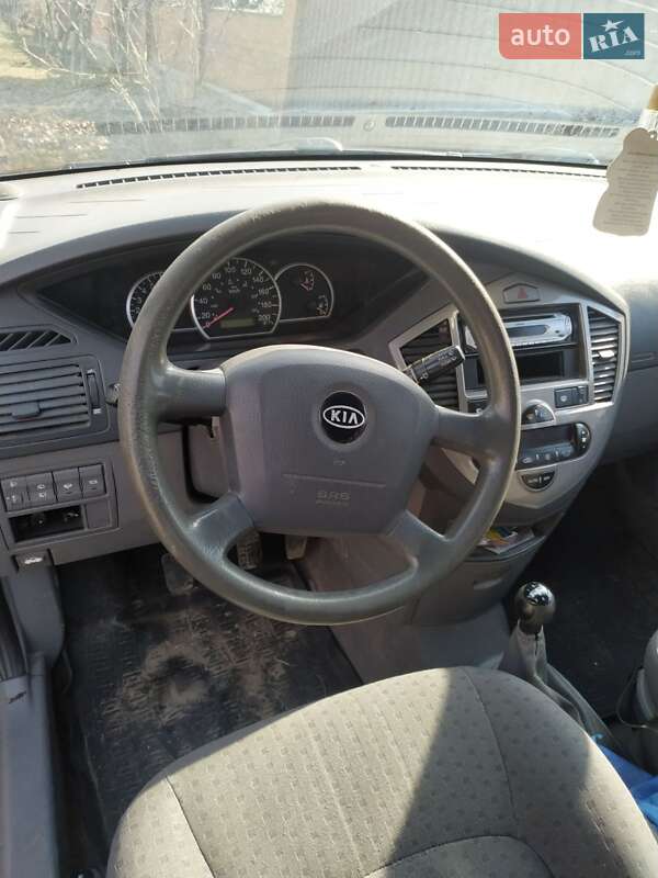 Мінівен Kia Carens 2004 в Полтаві