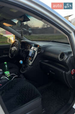 Минивэн Kia Carens 2010 в 