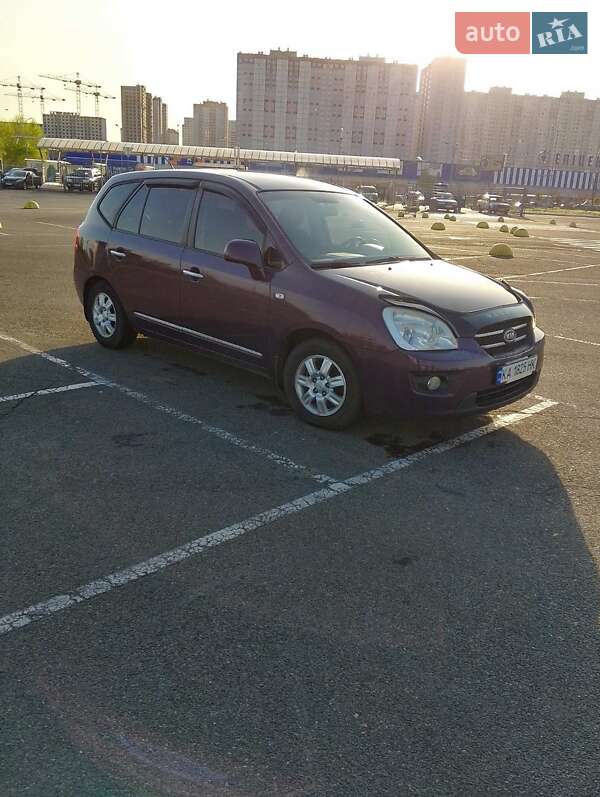 Мінівен Kia Carens 2008 в Києві