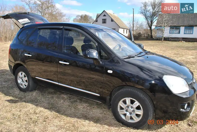 Kia Carens