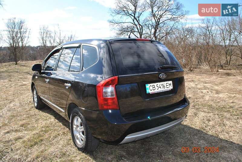 Минивэн Kia Carens 2008 в Киеве
