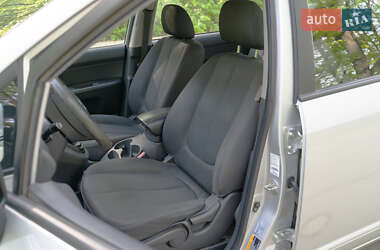 Мінівен Kia Carens 2009 в 