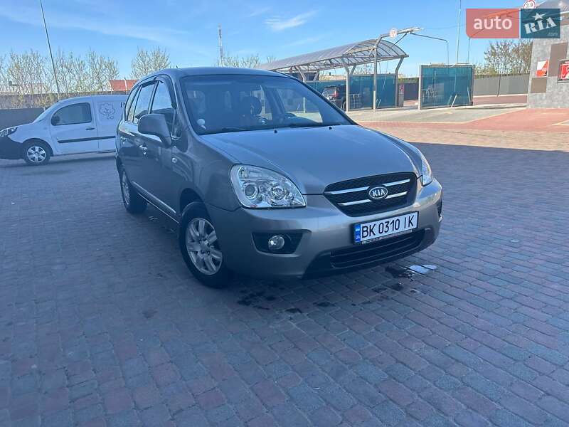 Мінівен Kia Carens 2008 в Сарнах