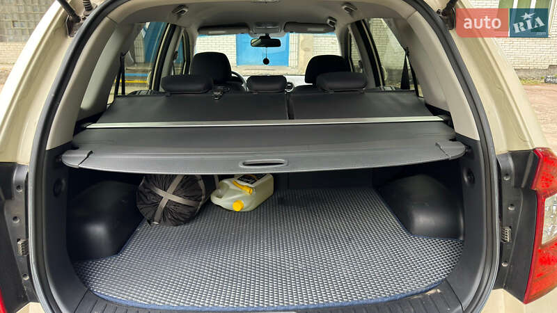 Микровэн Kia Carens 2011 в Шостке