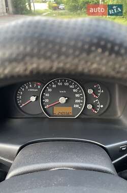Минивэн Kia Carens 2008 в 