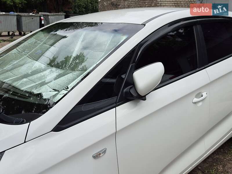 Мікровен Kia Carens 2017 в Запоріжжі