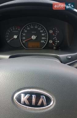 Мінівен Kia Carens 2008 в 