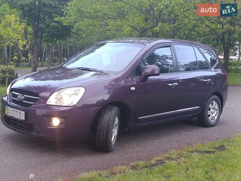 Мінівен Kia Carens 2008 в Хмельницькому