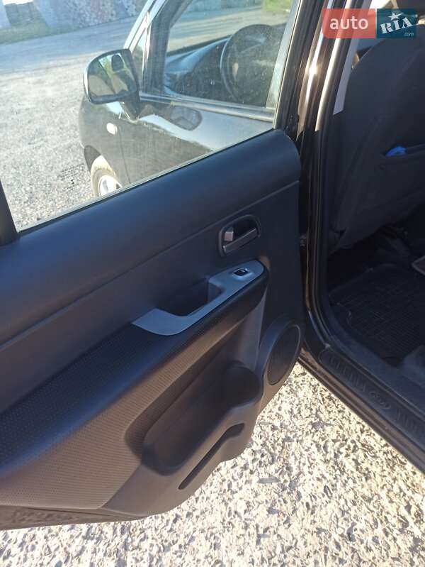 Мінівен Kia Carens 2008 в Одесі