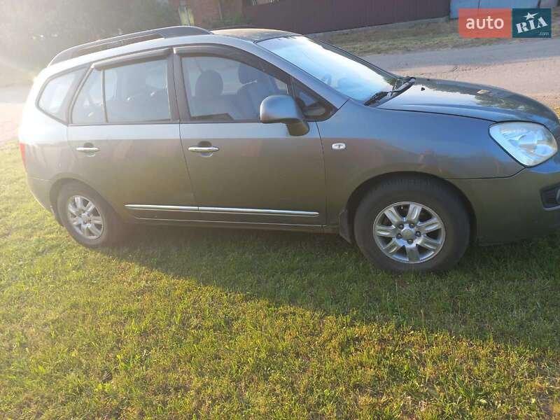 Минивэн Kia Carens 2008 в 