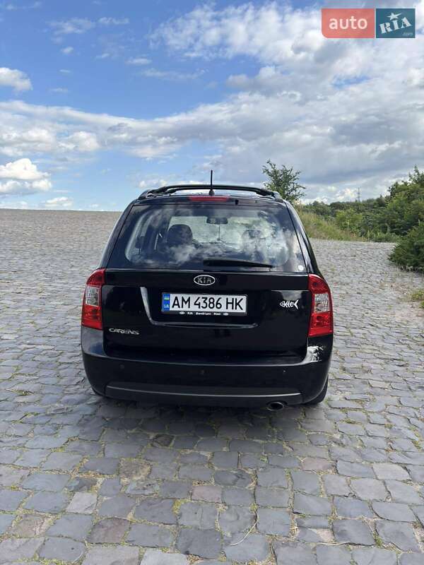 Мінівен Kia Carens 2006 в Житомирі