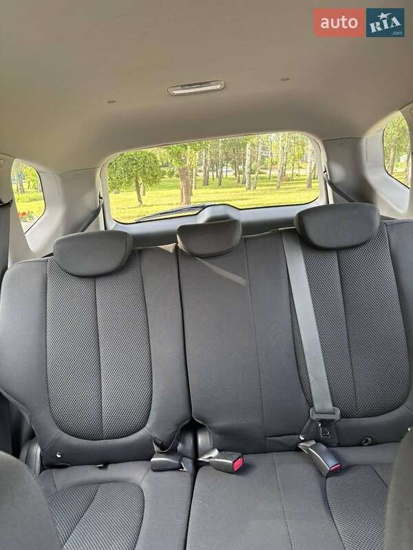 Мінівен Kia Carens 2006 в Житомирі