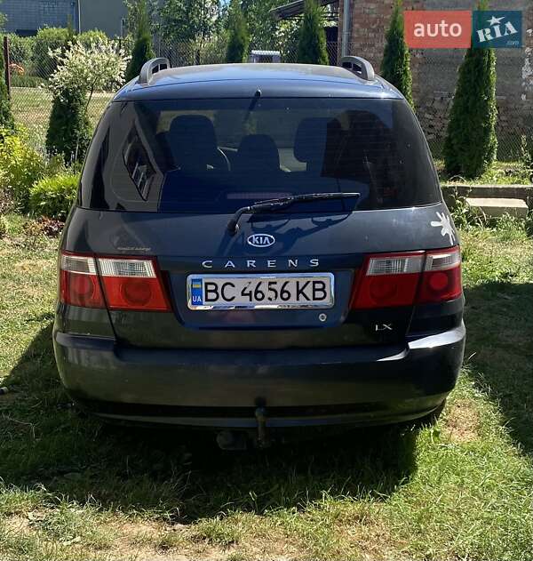 Минивэн Kia Carens 2004 в Львове