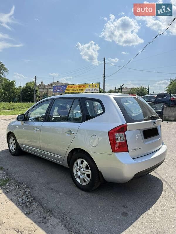 Минивэн Kia Carens 2008 в Сумах