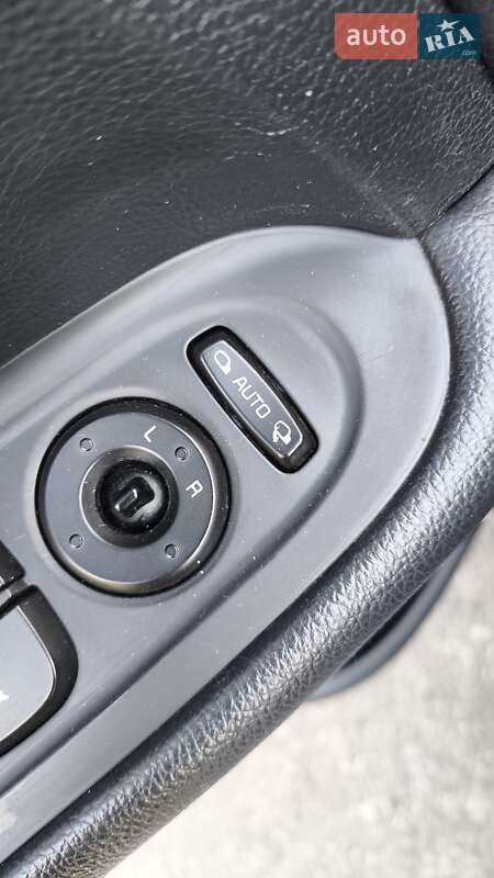 Микровэн Kia Carens 2015 в Харькове