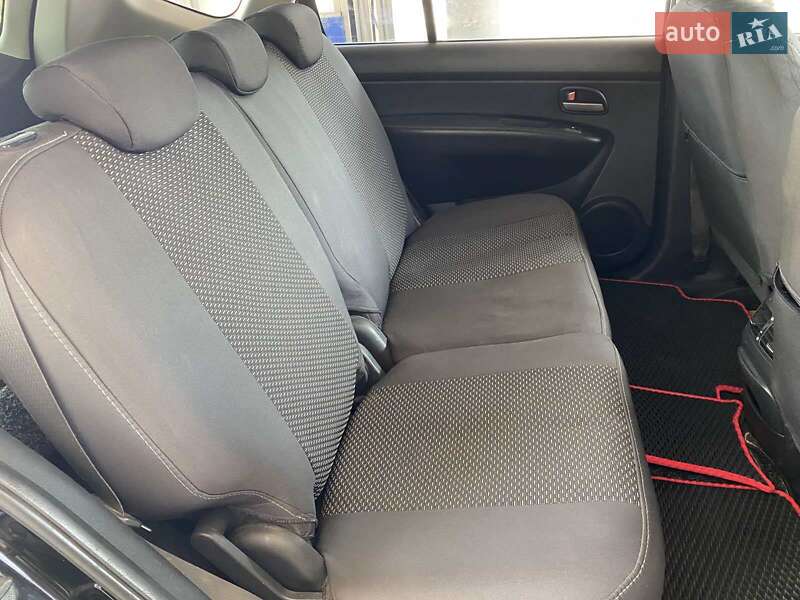 Минивэн Kia Carens 2007 в Николаеве
